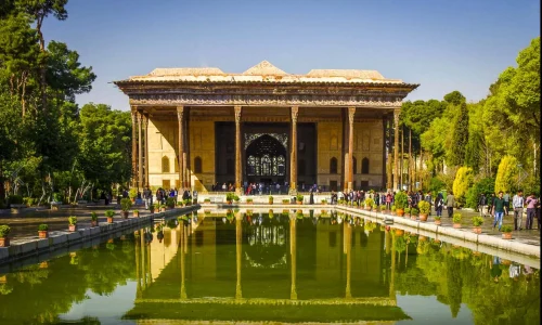 باغ عمارت چهل ستون اصفهان