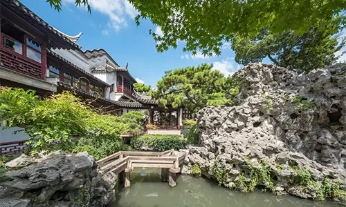Mountain Villa with Embracing Beauty Chinese G