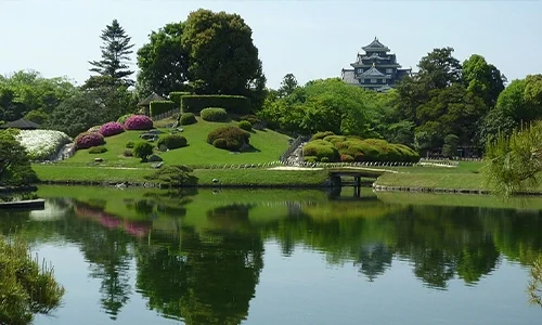 kōraku-en japanese garden)